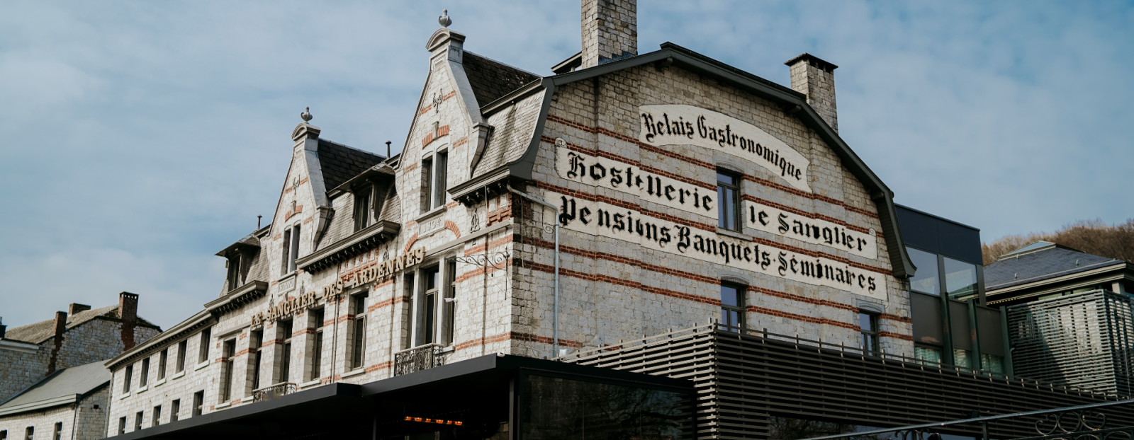 Sanglier Façade