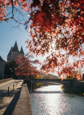 centre ville de durbuy automne