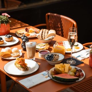 Bed & breakfast summer deal
